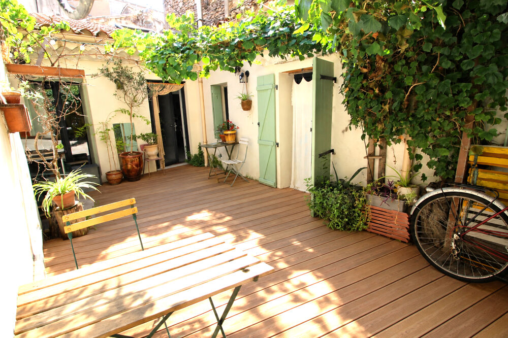 Vente Maison NIMES Charmante Maison de ville d'environ 63m² avec une cour privative. Nimes