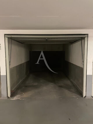  Parking / Garage à vendre 