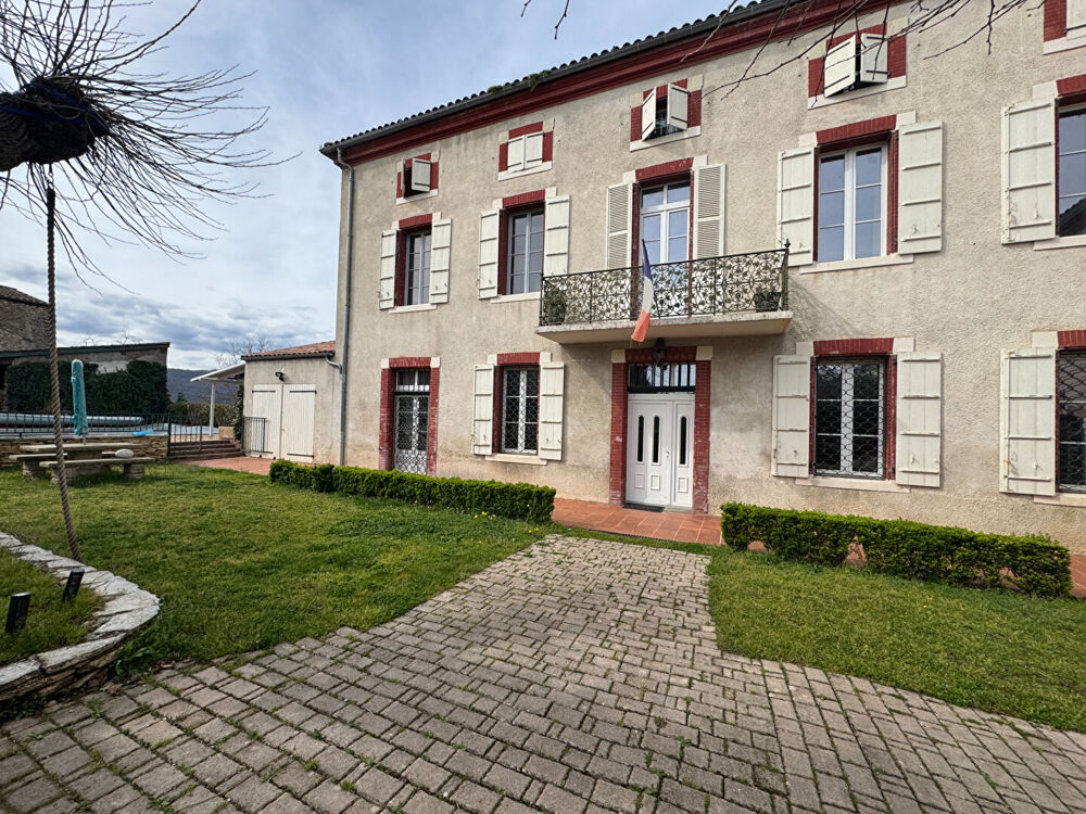 Maison de maître 308 m2 habitables à Saint Jean Du Falga