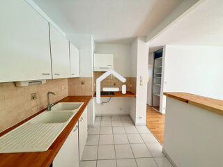  Appartement à louer 4 pièces 80 m²