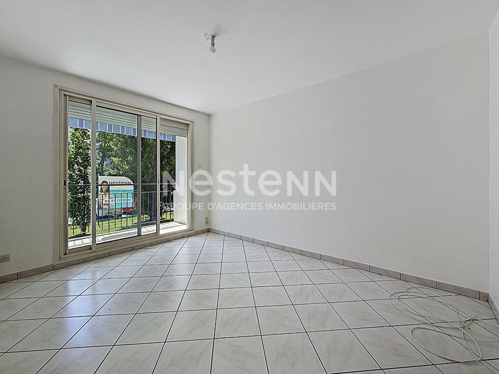 Vente Appartement Appartement 2 Pièces Traversant avec Balcon et Cave - 69500 BRON Bron