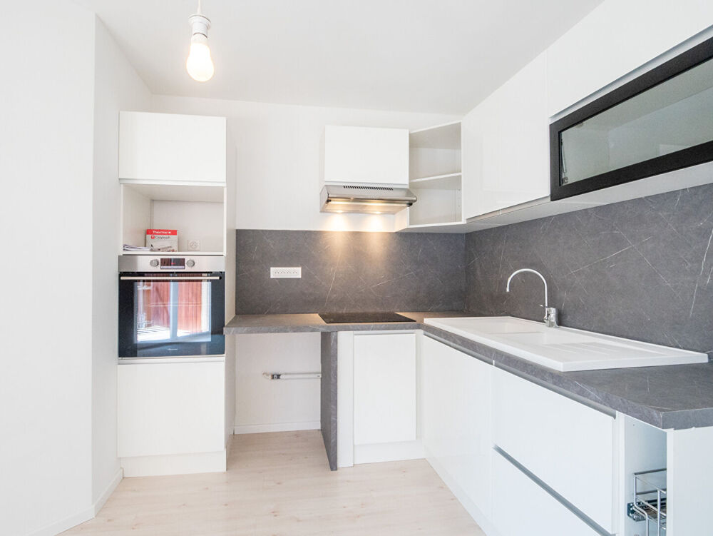 LAFORET IMMOBILIER - "ZINNIA" - ANNECY - APPARTEMENT 4 pièces - 68,27 m² - BALCONS - CAVE - PARKING DE COPROPRIETE