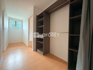  Appartement à louer 4 pièces 104 m²