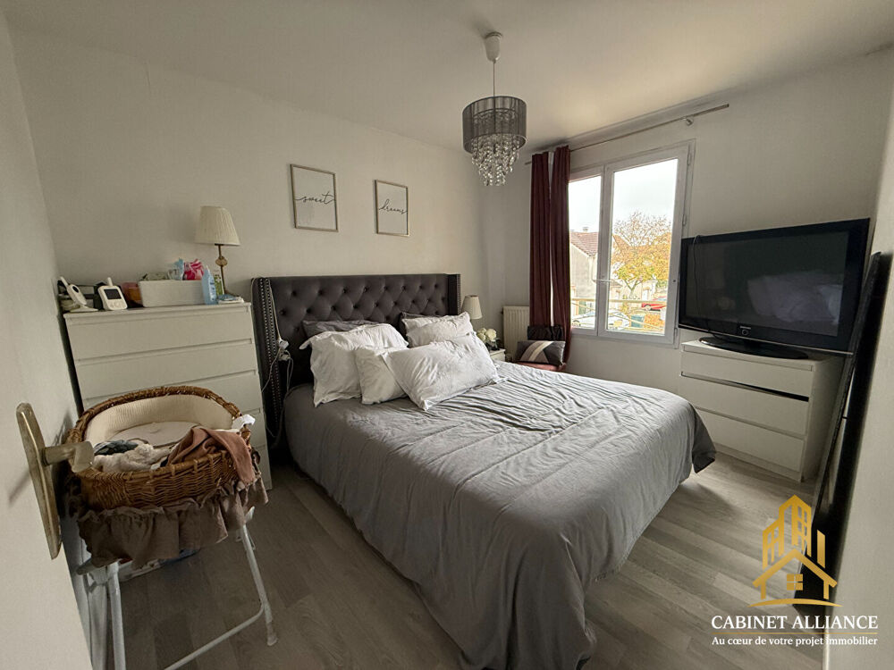 Maison à vendre à Dammarie-les-Lys - 4 pièces, 263 000