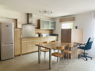 Appartement à louer 3 pièces 74 m²