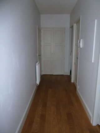  Appartement à louer 2 pièces 63 m²