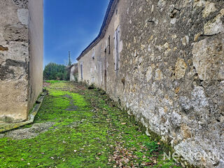 Vente Maison A Vendre Bâtisse en pierre à rénover entièrement d'une surface totale de 352 m² au sol dans hameau Castelnau sur lauvignon