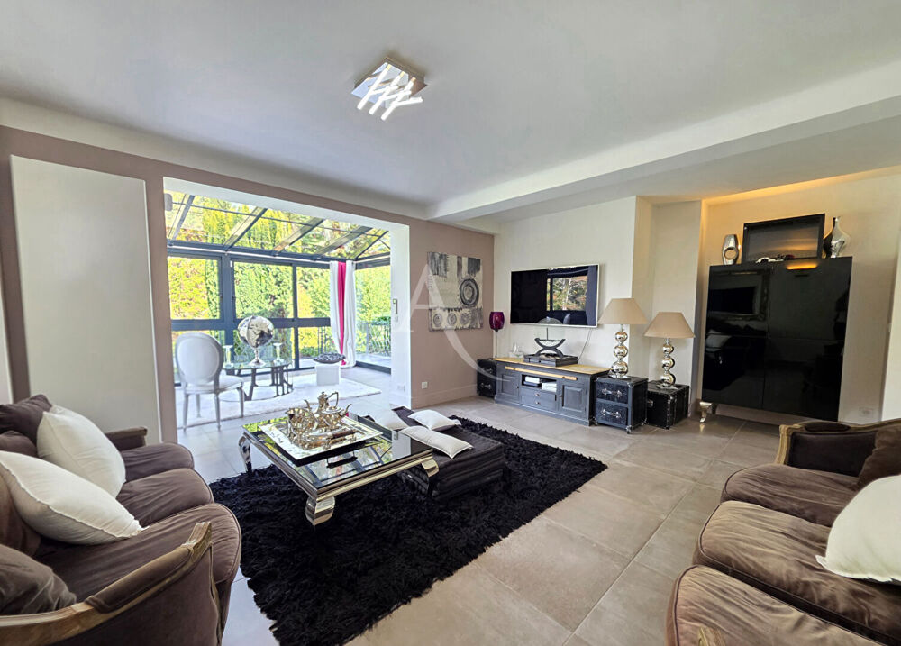 Vente Villa Demeure de prestige avec piscine et accès au Grand Morin à Villiers-sur-Morin Villiers sur morin
