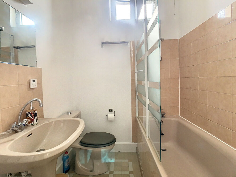 Location Appartement A LOUER - Appartement MEUBLE Montélimar 3 pièces avec BALCON Montelimar