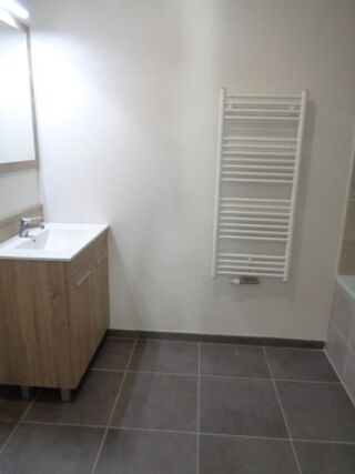  Appartement à louer 3 pièces 65 m²