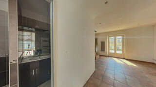  Immeuble � vendre 83 m�