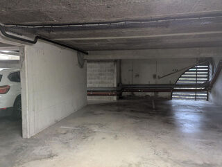  Parking / Garage � louer 