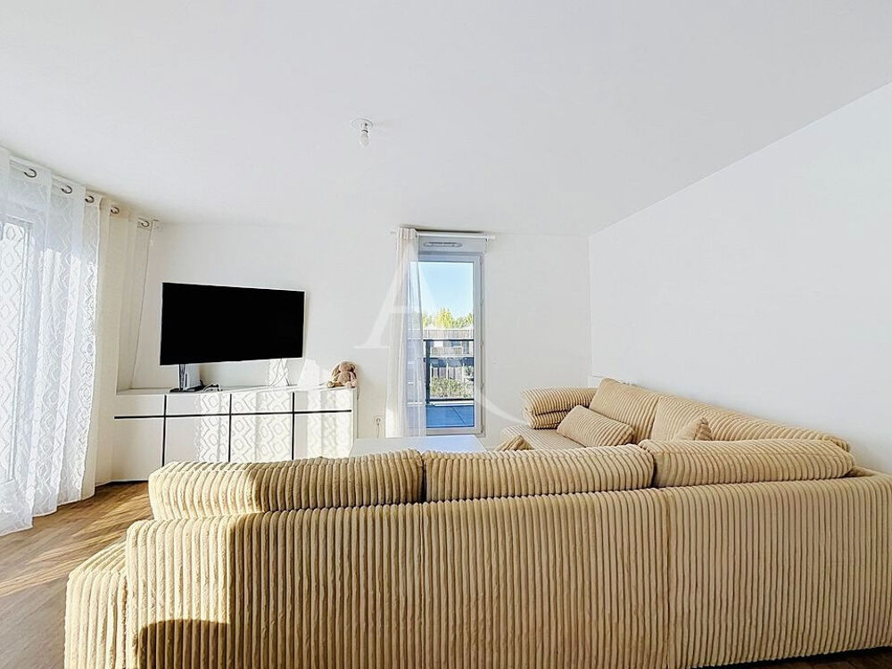 Appartement loué F3 dernier étage avec terrasse exposée SUD