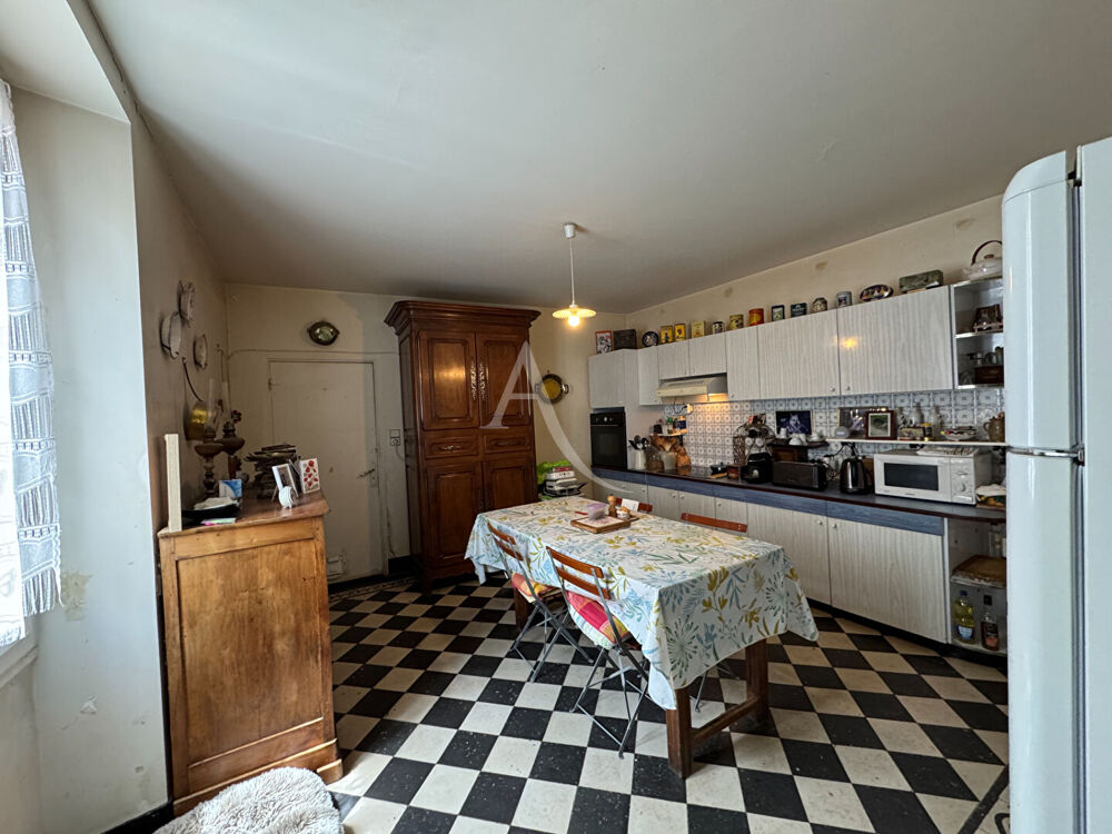LABASTIDE DE LEVIS . MAISON DE +/-188 M²