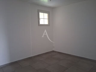  Appartement à louer 3 pièces 68 m²
