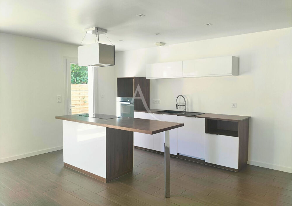 Maison Beauvoir Sur Mer 5 pièce(s) 104m²