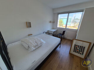  Appartement à louer 4 pièces 79 m²
