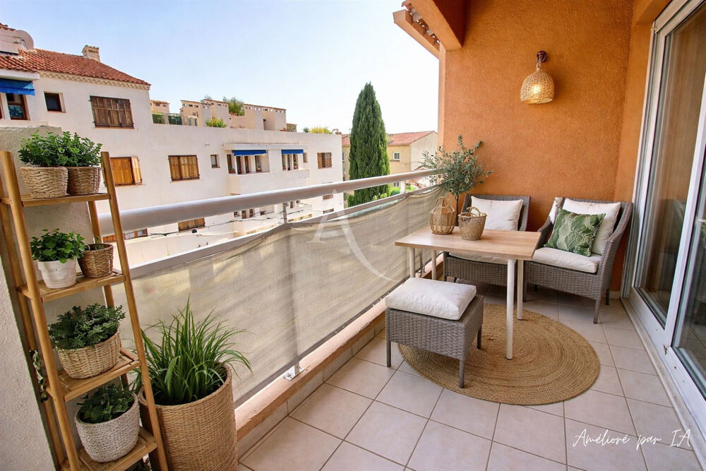 CARQUEIRANNE T3 DERNIER ETAGE - QUARTIER PORT