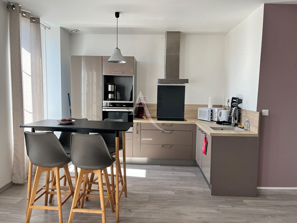 ROCHEFORT Hyper-centre : Élégance et charme au coeur d'un hôtel particulier