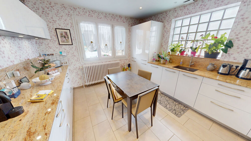 Vente Maison Maison Saint Mard 5 pièce(s) 249 m2 utiles Saint mard