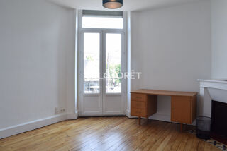  Appartement à louer 4 pièces 94 m²