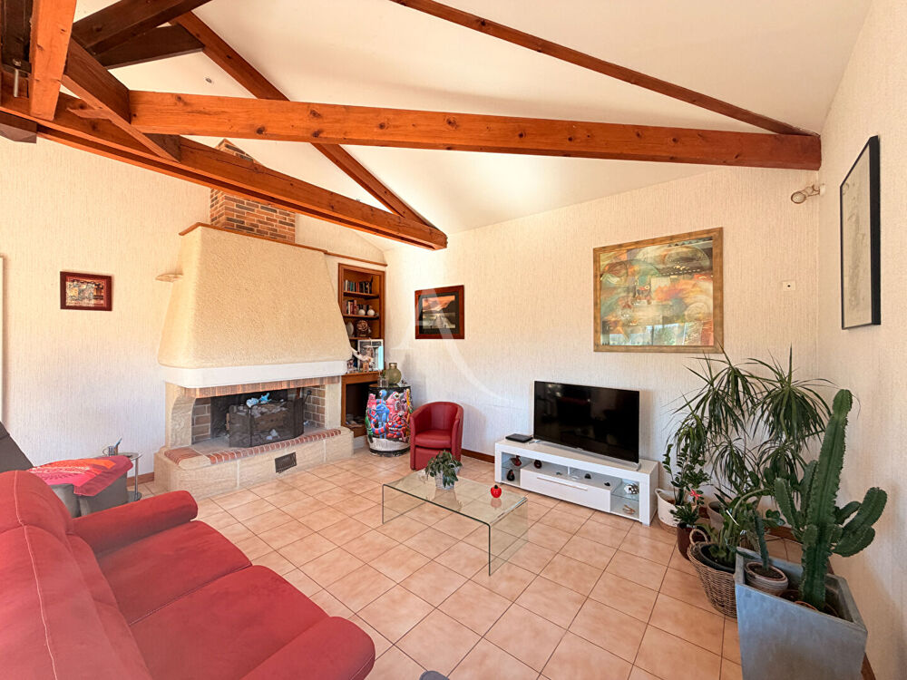Vente Maison Maison avec vue dégagée, piscine, 5 chambres Parnac