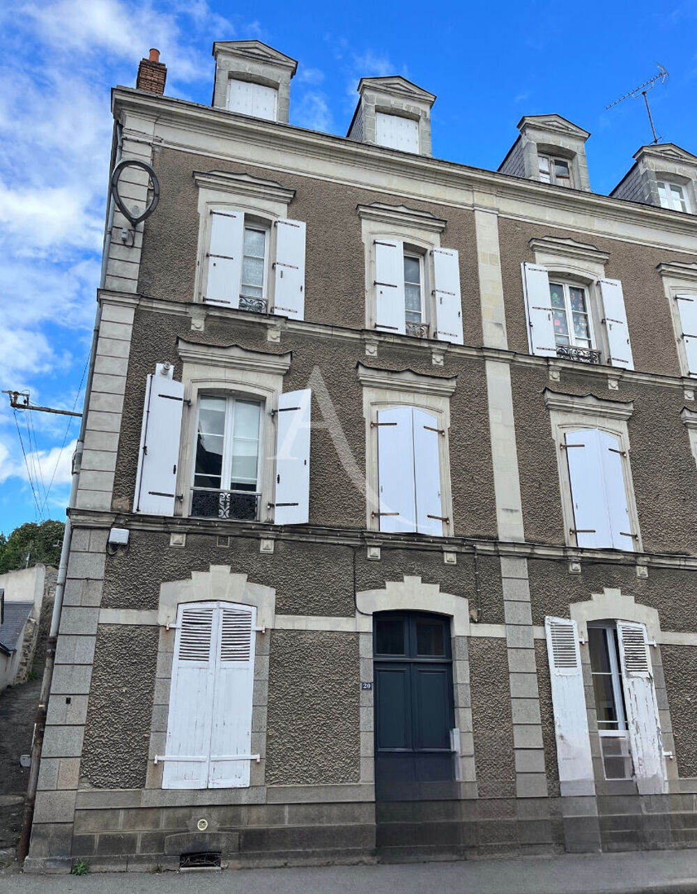 APPARTEMENT T2 EN RDC - 30 m2 - CENTRE VILLE DE LAVAL