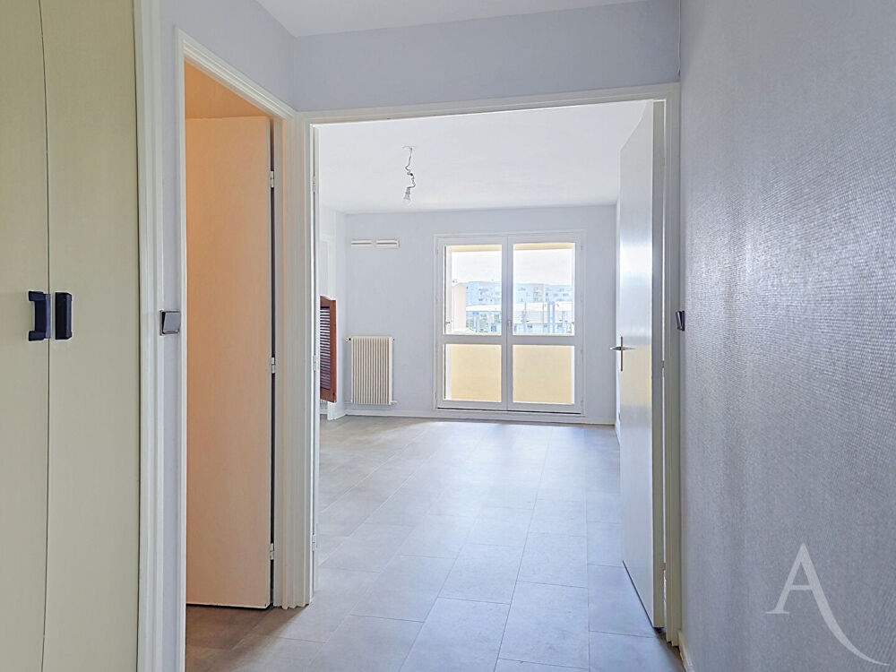 Location Appartement Appartement  T1/31 m² à 1 mn  de la gare de Mantes la Jolie Mantes la jolie