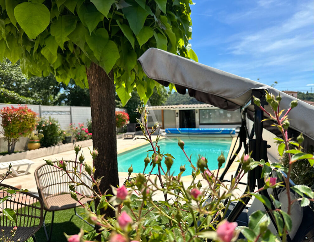 VILLA TYPE 5 TERRASSE PISCINE JARDIN ABRI VOITURE VINON SUR VERDON