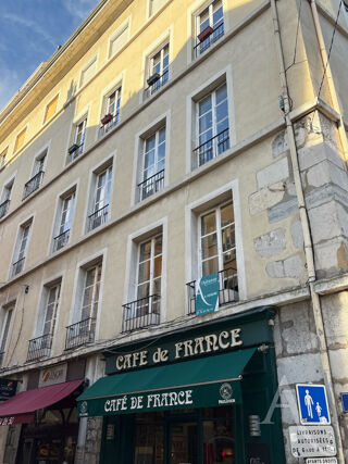  Appartement à vendre 6 pièces 196 m²