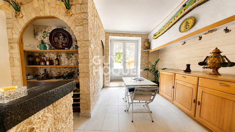 MAISON DE VILLAGE AVEC REMISE ET EXTÉRIEUR