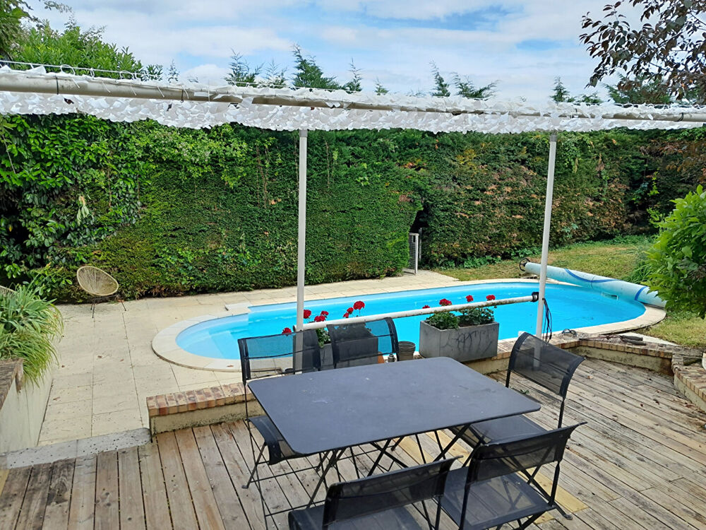 Ferme rénovée de 220 m² avec dépendances et beau terrain