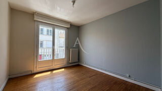  Immeuble à vendre 15 + pièces 222 m²