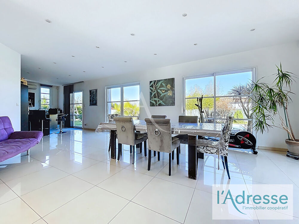 Maison Saint Alban 5 pièce(s) 211.32 m2