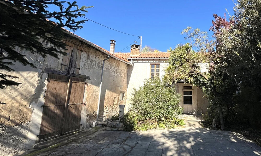 Vente Maison Authentique ferme en U à rénover, avec grand potentiel Blanzac porcheresse