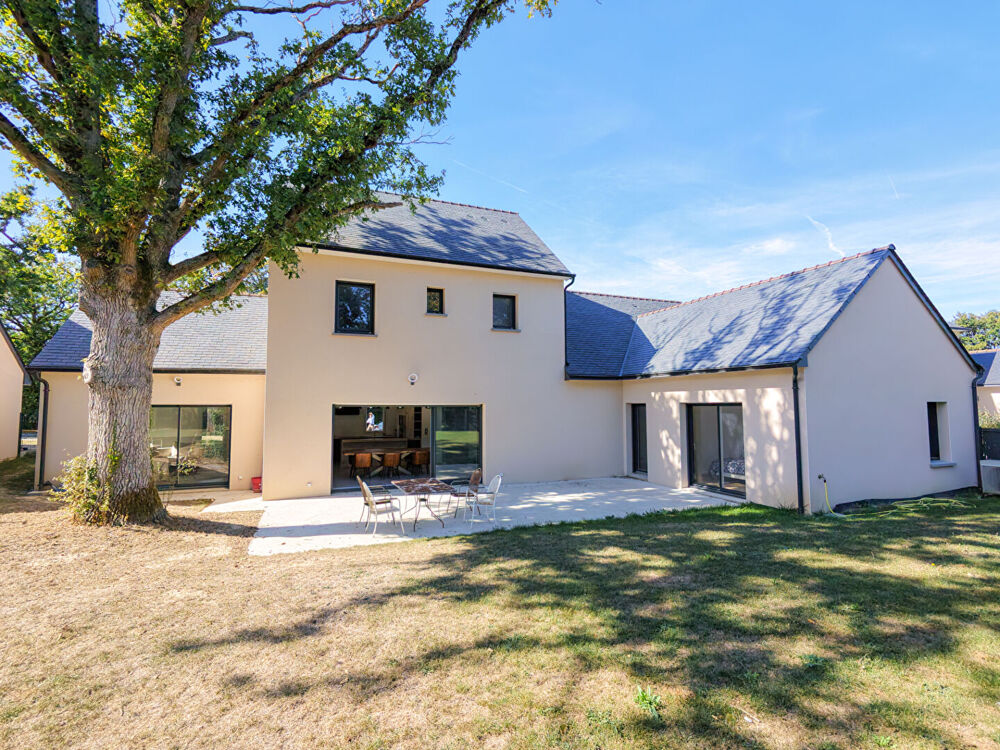 Maison contemporaine de 7 pièces d'environ 165 m² avec un terrain 1200 m² Les Garennes Sur Loire à seulement 10 minutes au sud
