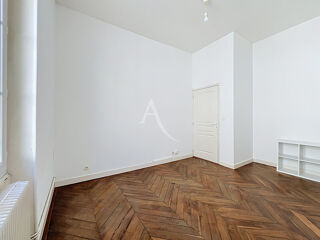  Appartement à louer 3 pièces 60 m²