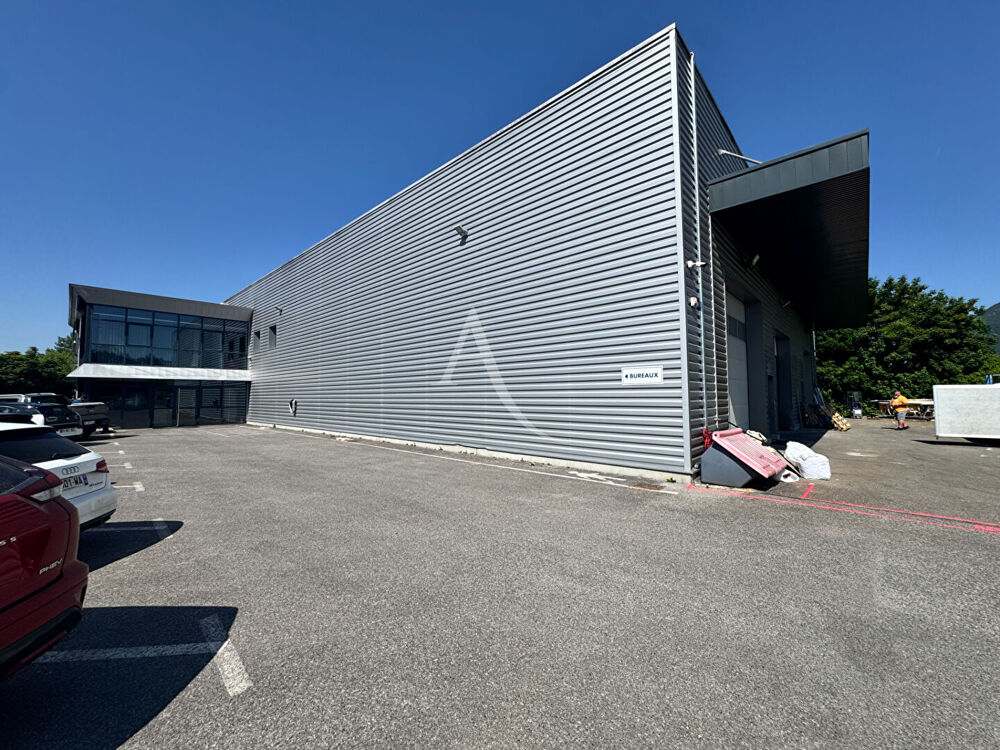  A LOUER LOCAL D'ACTIVITE ZONE GRAND EPAGNY 