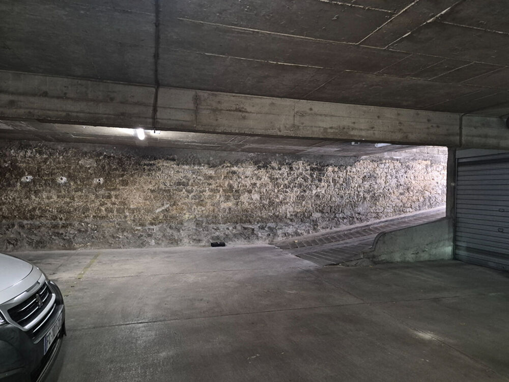 Location Parking/Garage Location place de parking - Rue Erard - Proche métro REUILLY DIDEROT Paris 12