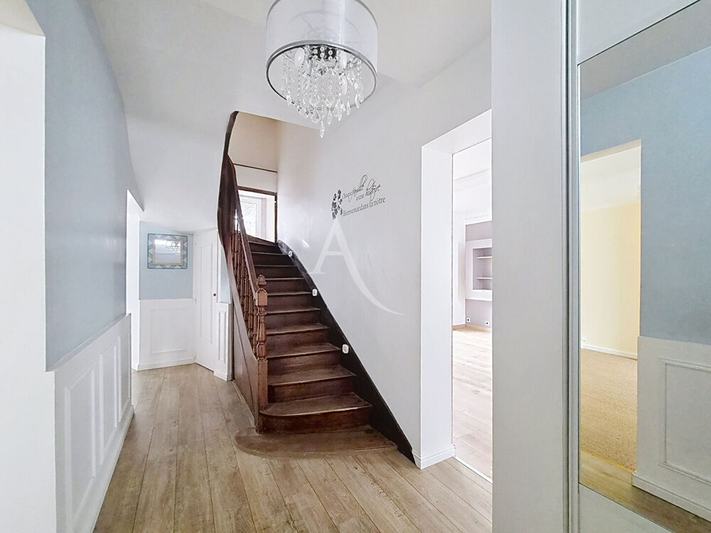 Vente Maison Maison La Pommeraye 8 pièce(s) 152 m2 Mauges sur loire