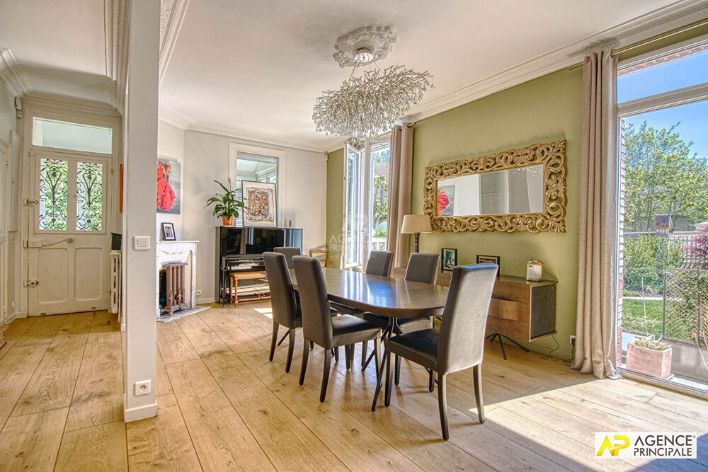 Vente Maison Versailles Montreuil Maison 8 pièces 6 chambres 268 m² au sol avec garage et studio indépendant de 27 m² habitables Versailles