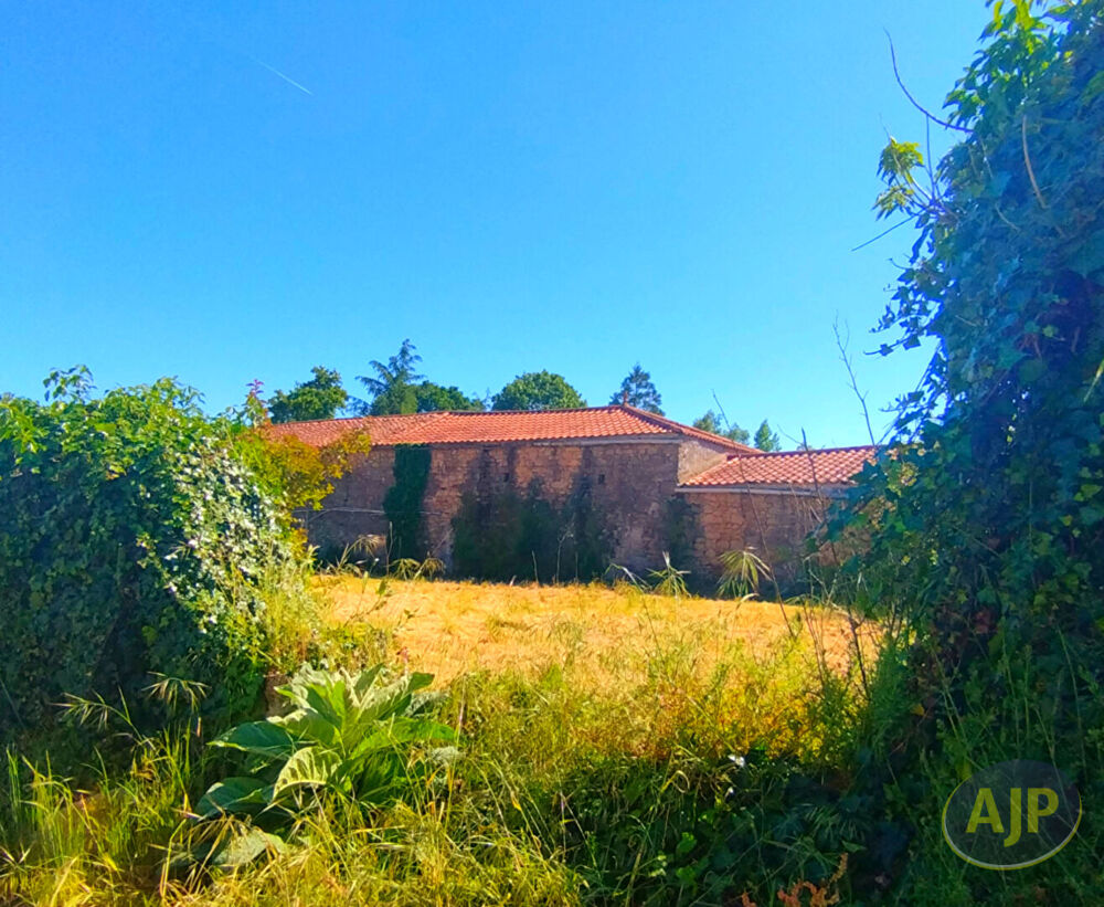 BEAUFOU - Grange à rénover
