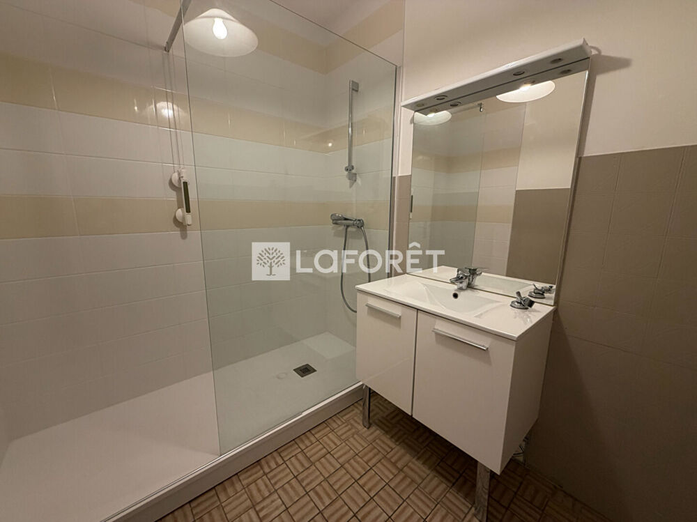 Location Appartement APPARTEMENT Chalons En Champagne - 5 pièces- 99.77 m² Chalons en champagne