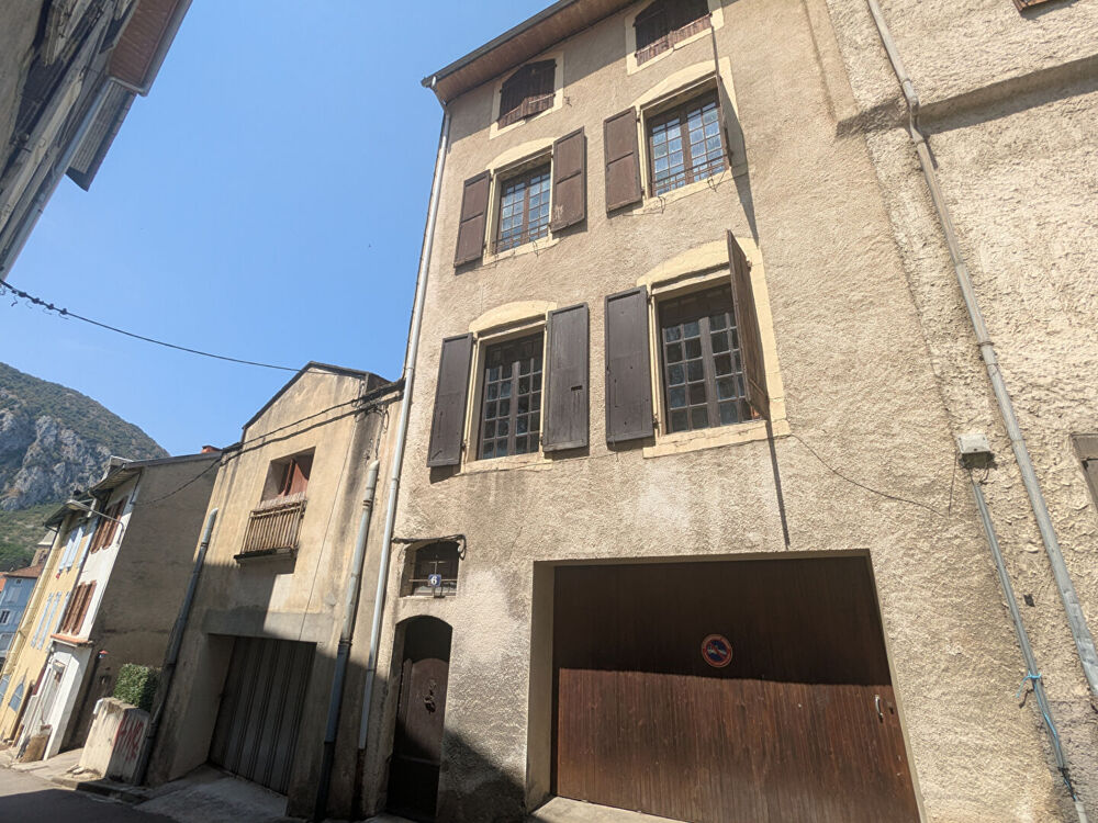 Vente Immeuble Ensemble immobilier de caractère d'environ 350 m² utiles - Hyper centre de Tarascon-sur-Ariège Tarascon sur ariege