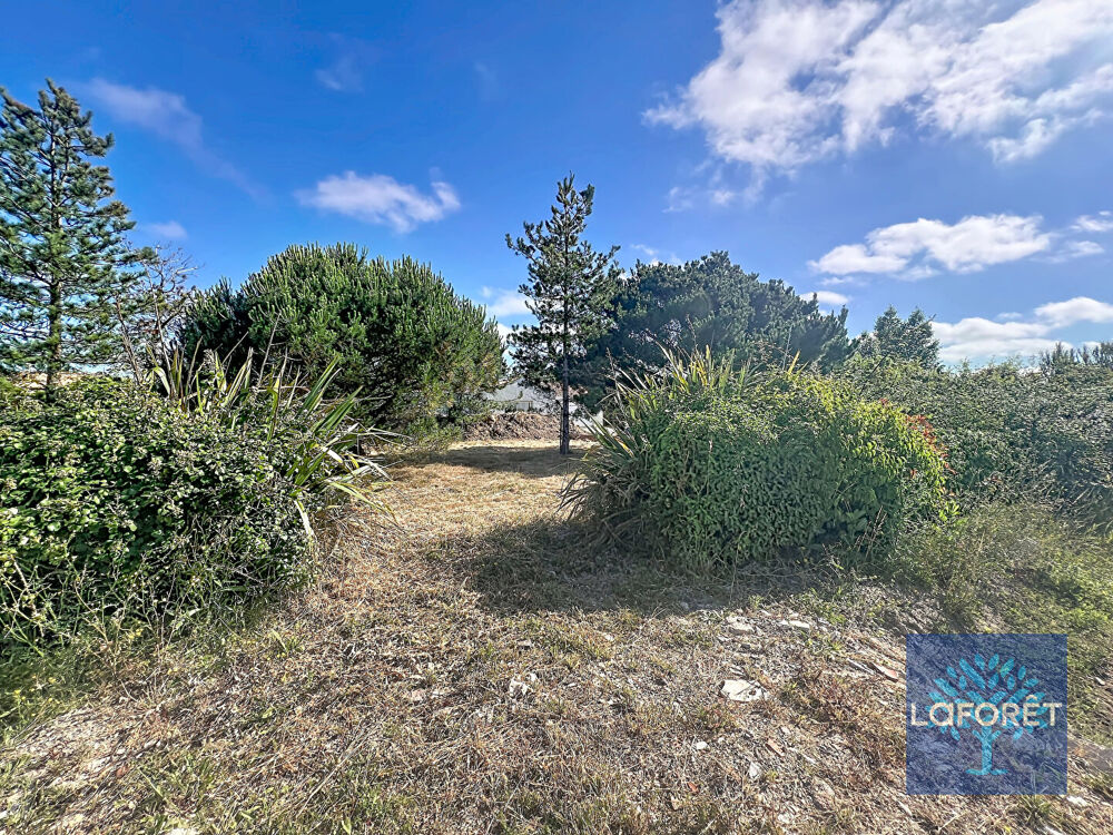 Vente Terrain SAINT URBAIN ! Terrain constructible de 803 m2 hors lotissement Saint urbain