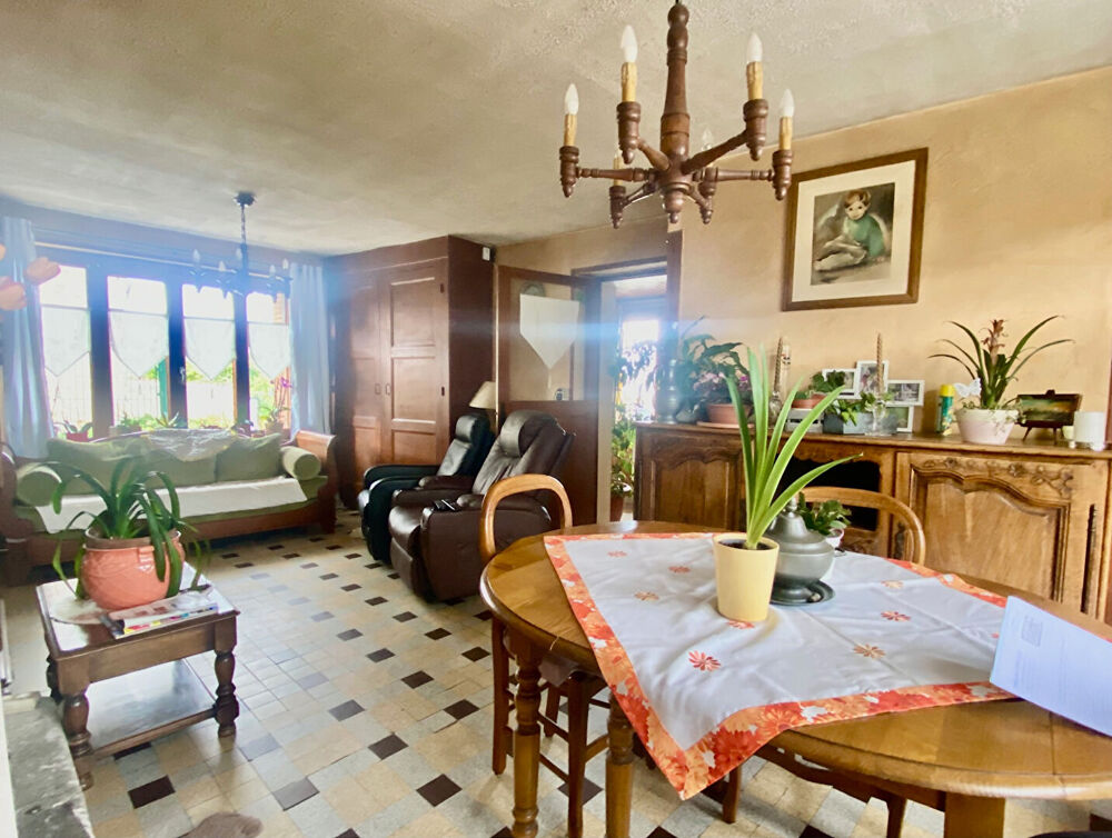 Vente Maison Maison  ancienne 6 pièce(s) 125 m2 avec hangar et 2 garages Mont notre dame