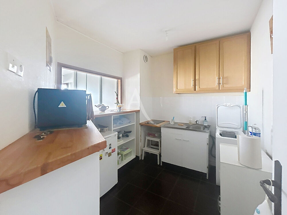 Vente Appartement Angers, quartier Madeleine : Grand studio T1 bis de 38 m² avec balcon, parking et cave Angers
