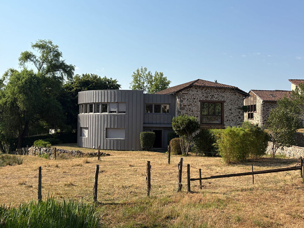Vente Maison Maison d'exception avec extension contemporaine et prestations de qualité St etienne de maurs