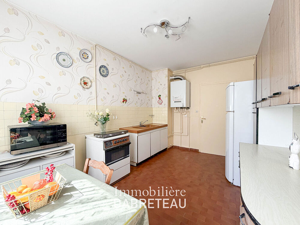 Vente Appartement Lyon 6ème - Appartement traversant de 63M2 + grenier + parking Lyon 6