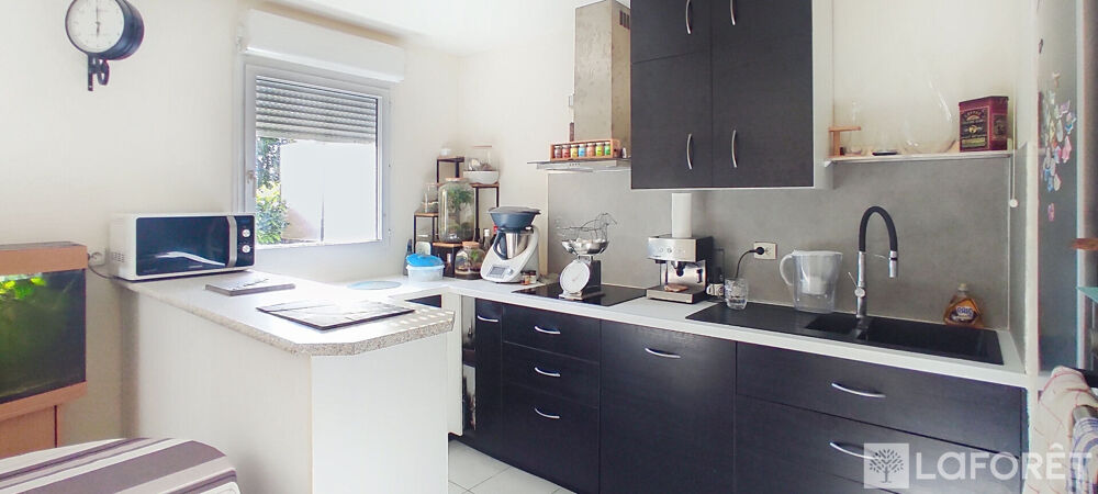 Vente Appartement Appartement 3 Pièces 2 chambres rez de jardin dans résidence avec piscine et 2 parkings L isle d abeau